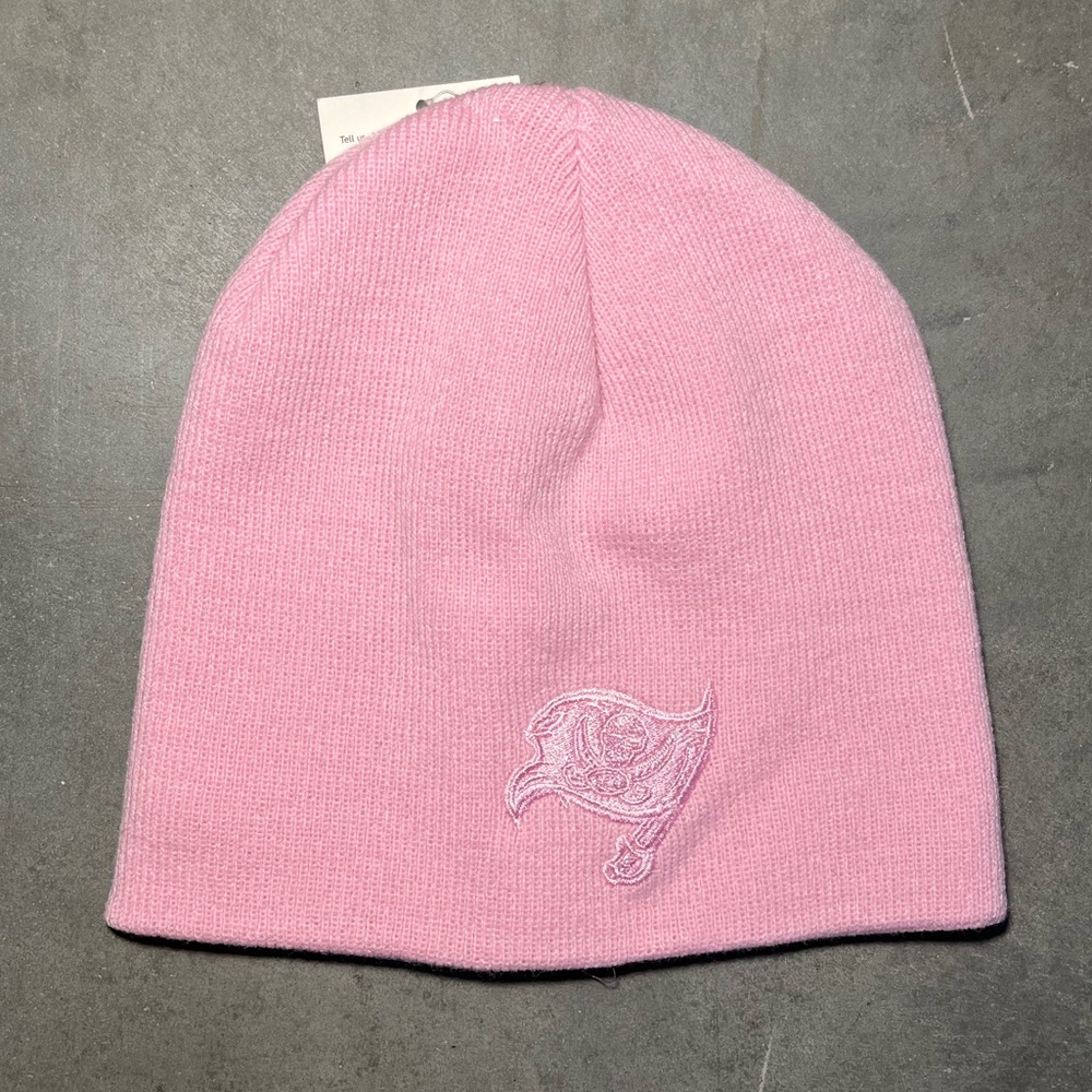 Women’s‎ NFL Tampa Bay Buccaneers Pink Team Logo Cuffless Beanie Knit Cap NWT